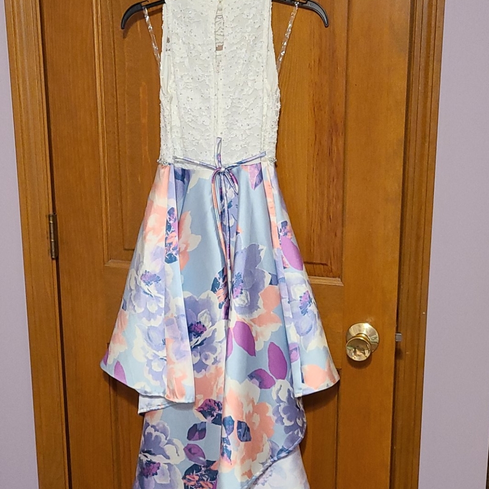Dress - Picture 3 of 3